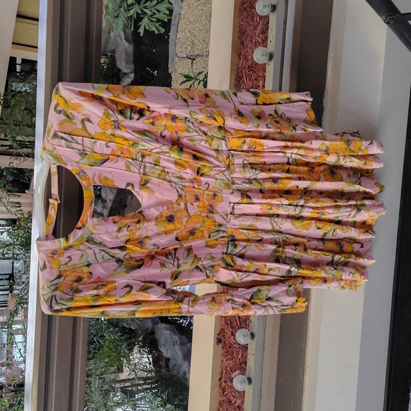 FREE PEOPLE FLOWY BELL SLEEVE DRESS WITH V CUT-OUTS FRONT & BACK WOMEN'S Size 8 - Picture 6 of 11